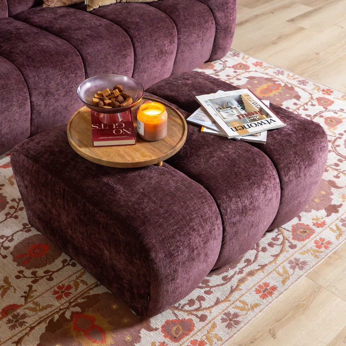 Pouf Luca en chenille violet