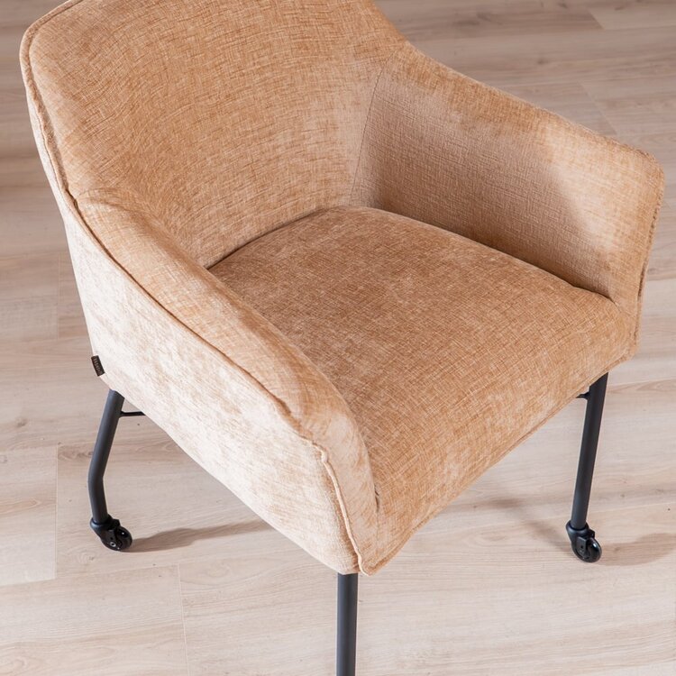 Chaise de salle à manger avec roulettes Enzo chenille peach