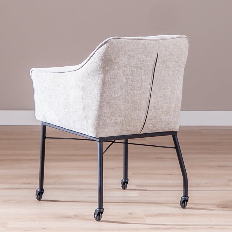 Chaise de salle à manger avec roulettes Enzo chenille sand