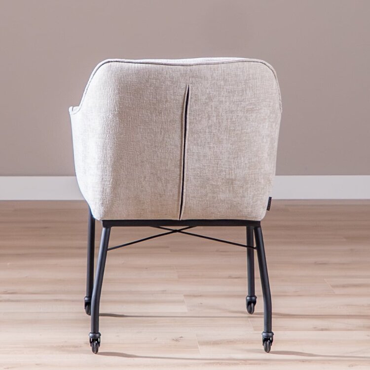 Chaise de salle à manger avec roulettes Enzo chenille sand