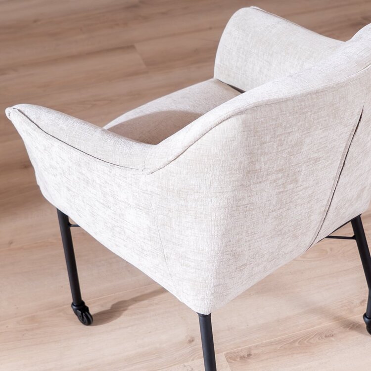 Chaise de salle à manger avec roulettes Enzo chenille sand