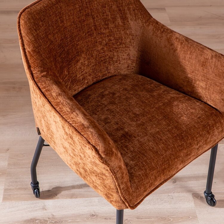 Chaise de salle à manger avec roulettes Enzo chenille cuivre