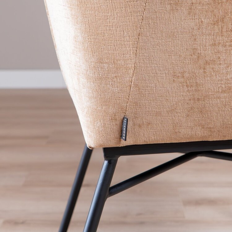 Chaise de salle à manger Nubo en chenille peach