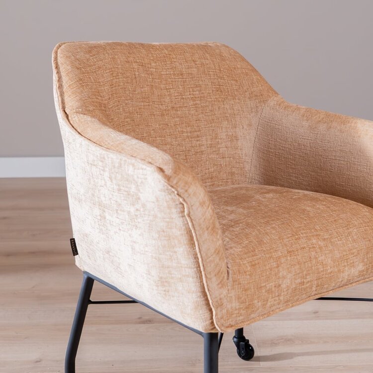 Chaise de salle à manger avec roulettes Enzo chenille peach