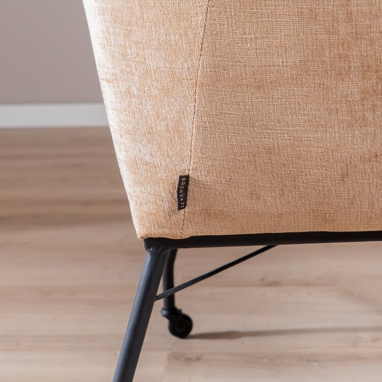 Chaise de salle à manger avec roulettes Enzo chenille peach