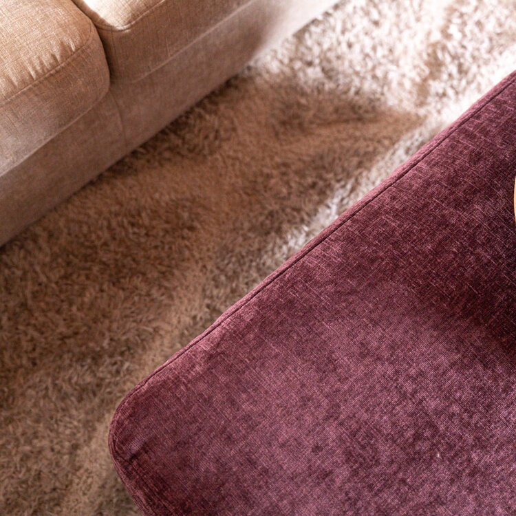 Pouf Kyle en chenille violet