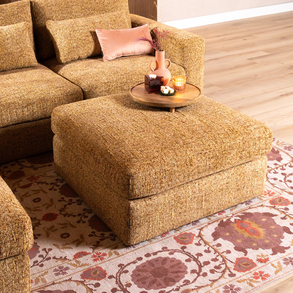 Pouf Kyle en chenille jaune ocre