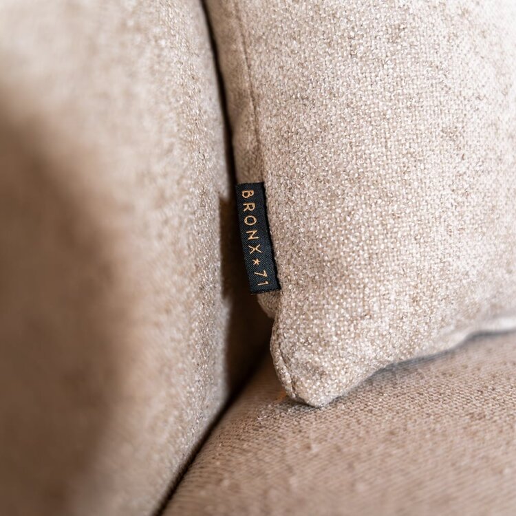 Coussin décoratif Maya en tissu chenille beige 25 x 45