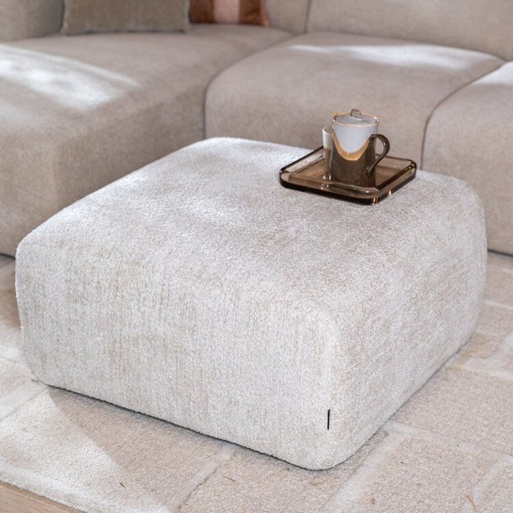 Pouf Maine en tissu bouclé blanc cassé