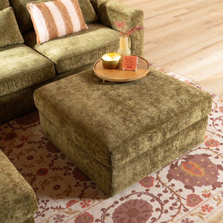 Pouf Kyle en chenille vert olive