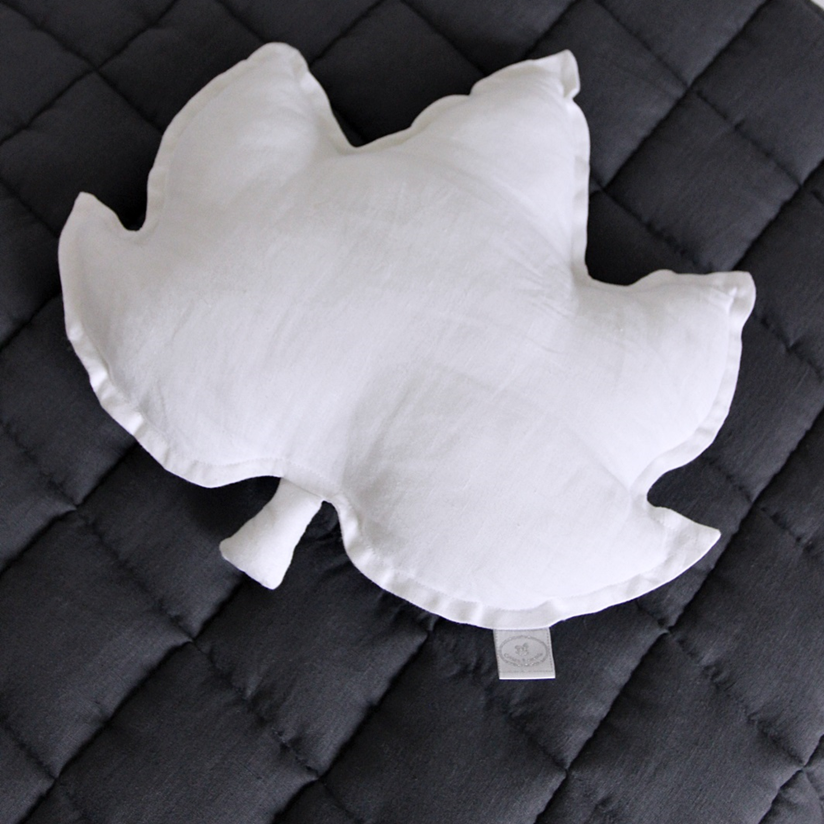 Cotton&Sweets Maple leaf pillow PN White