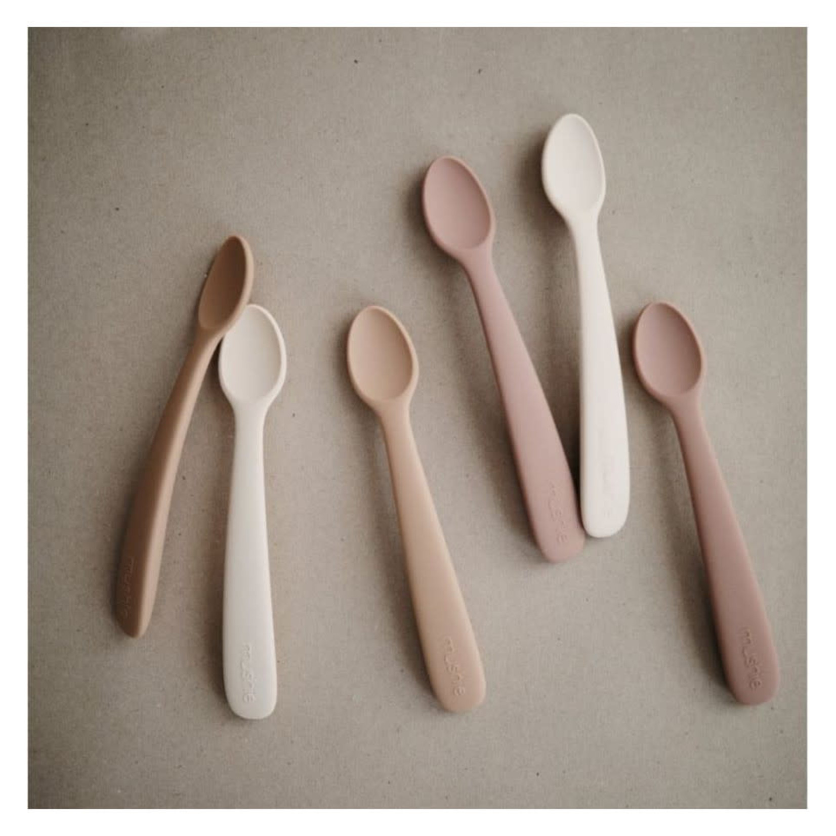 Mushie BABY SPOON - Blush/Shifting sand