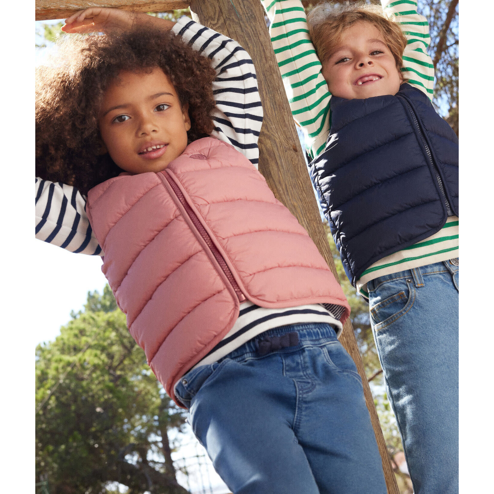 Petit Bateau GEWATTEERD MOUWLOOS DONSJACK VOOR KINDEREN SMOKING BLAUW