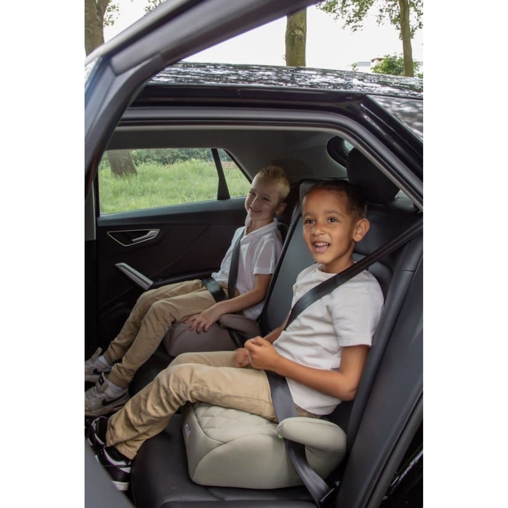 Car Seat - Boosterseat - I-Size - 125-150 cm - Myla