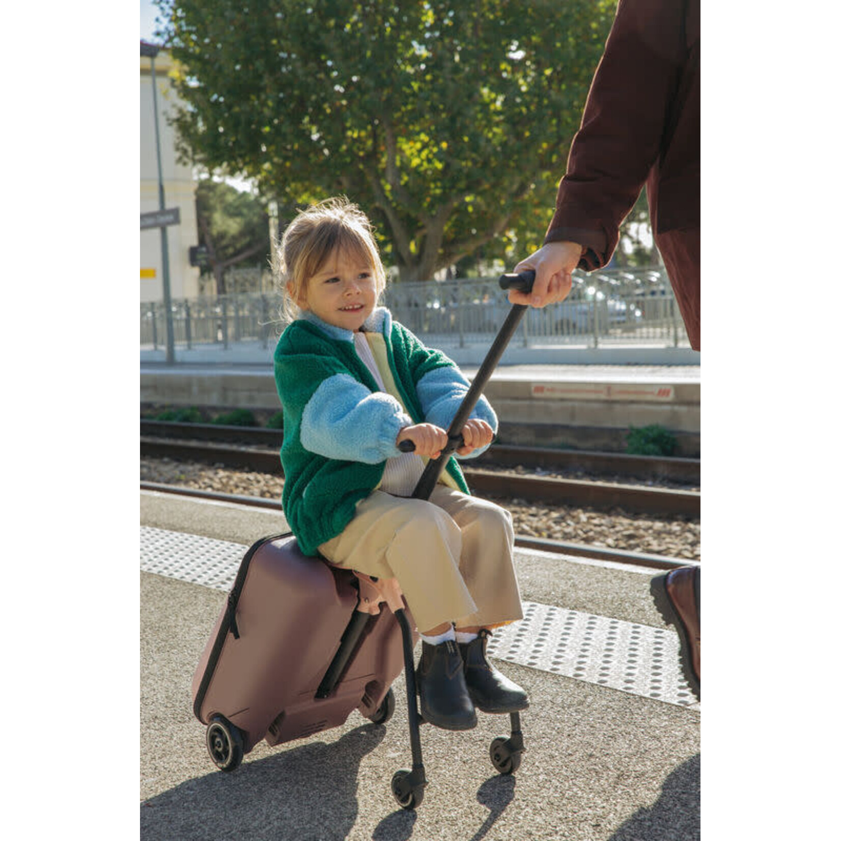 Béaba Bagage Eazy koffer met reiszitje - Sorbet