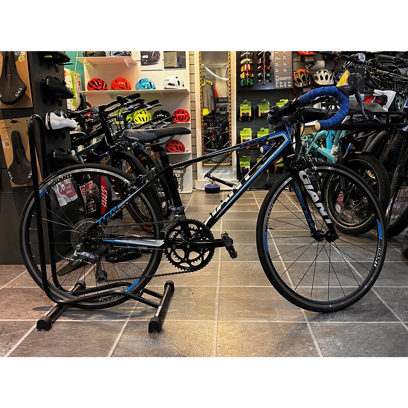 Pre Kids Giant TCR Espoier Team Road Bike 24 Wheels Thame Cycles