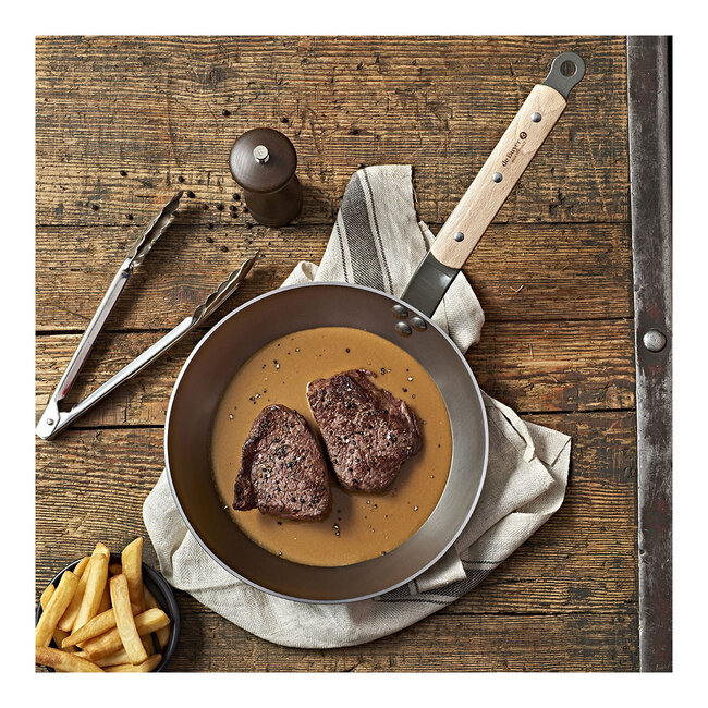 de Buyer Koekenpan Mineral B met houten steel 26cm