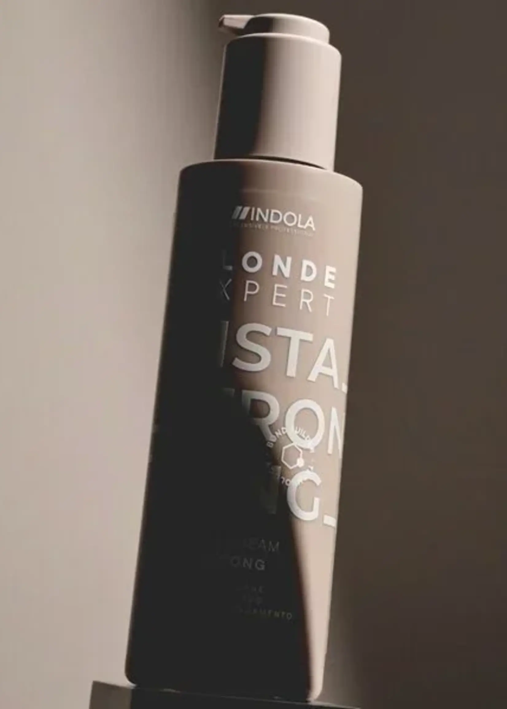 Indola Indola Blonde Expert Insta Strong Leave-In Cream – 145ml