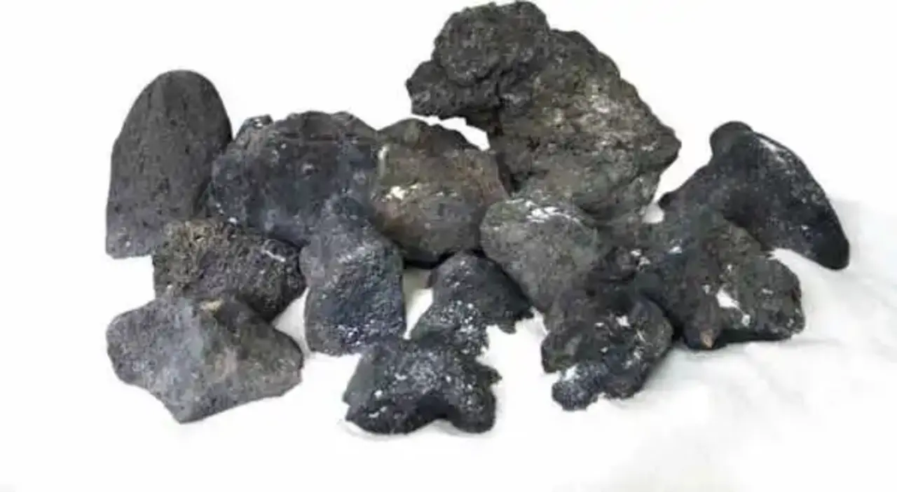 Wabi Kusa WABI KUSA BLACK LAVA XS 5-12 CM 0.6KG Wabi Kusa WABI KUSA BLACK LAVA XS 5-12 CM 0.6KG