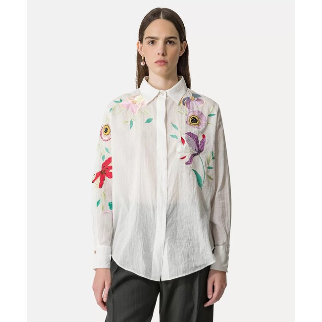 forte_forte mannish shirt in cotton voile with embroidered “heaven” detailing