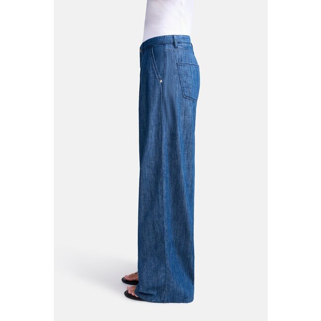 Alina in eco exclusive dark