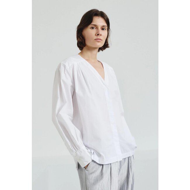 POMANDÈRE Poplin shirt with V-neck