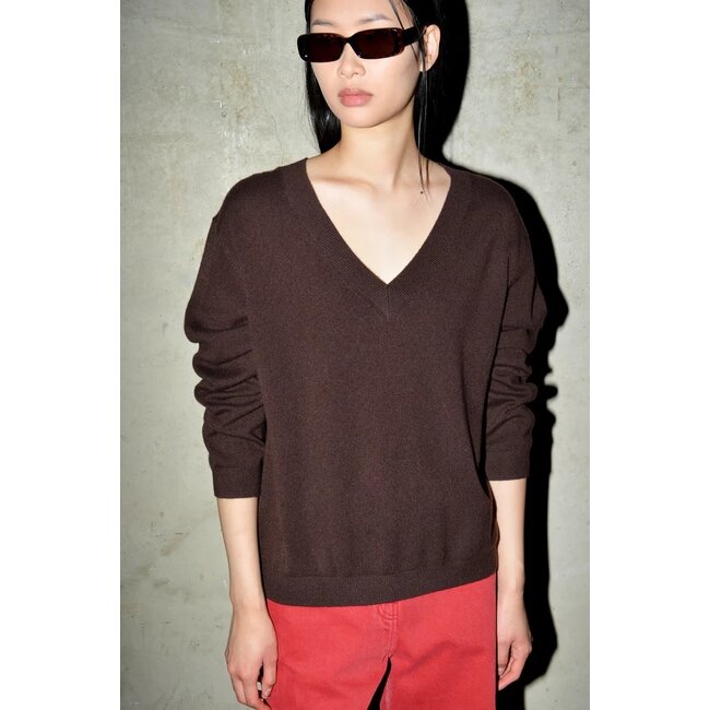 COLLECTORS club Kiara sweater Dark Chocolate