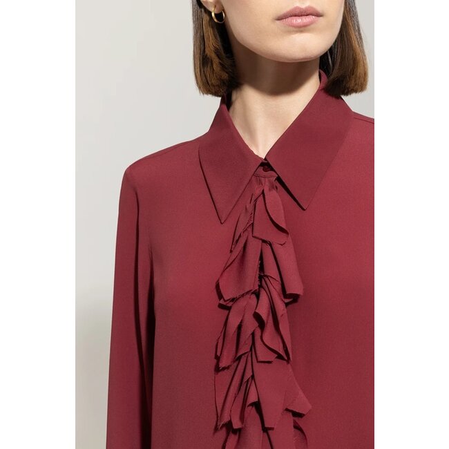 Luisa Cerano Ruffled blouse in silk blend berry red