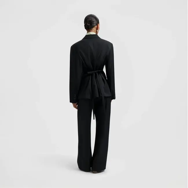 Olaf Tailored Blzer in black