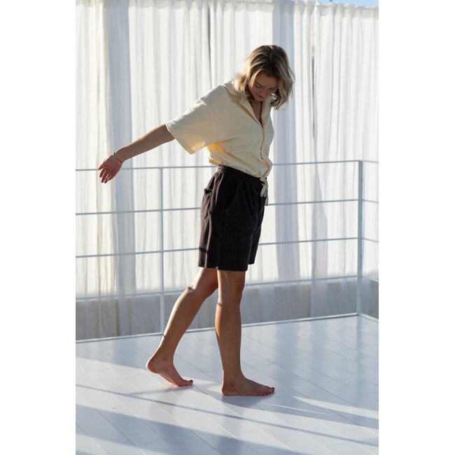 Bongusta Naram gym shorts Coffee