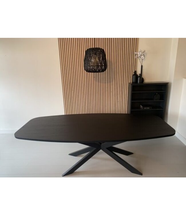 Deens Ovaal eettafel Zwart Mangohout Kruispoot Brooklyn