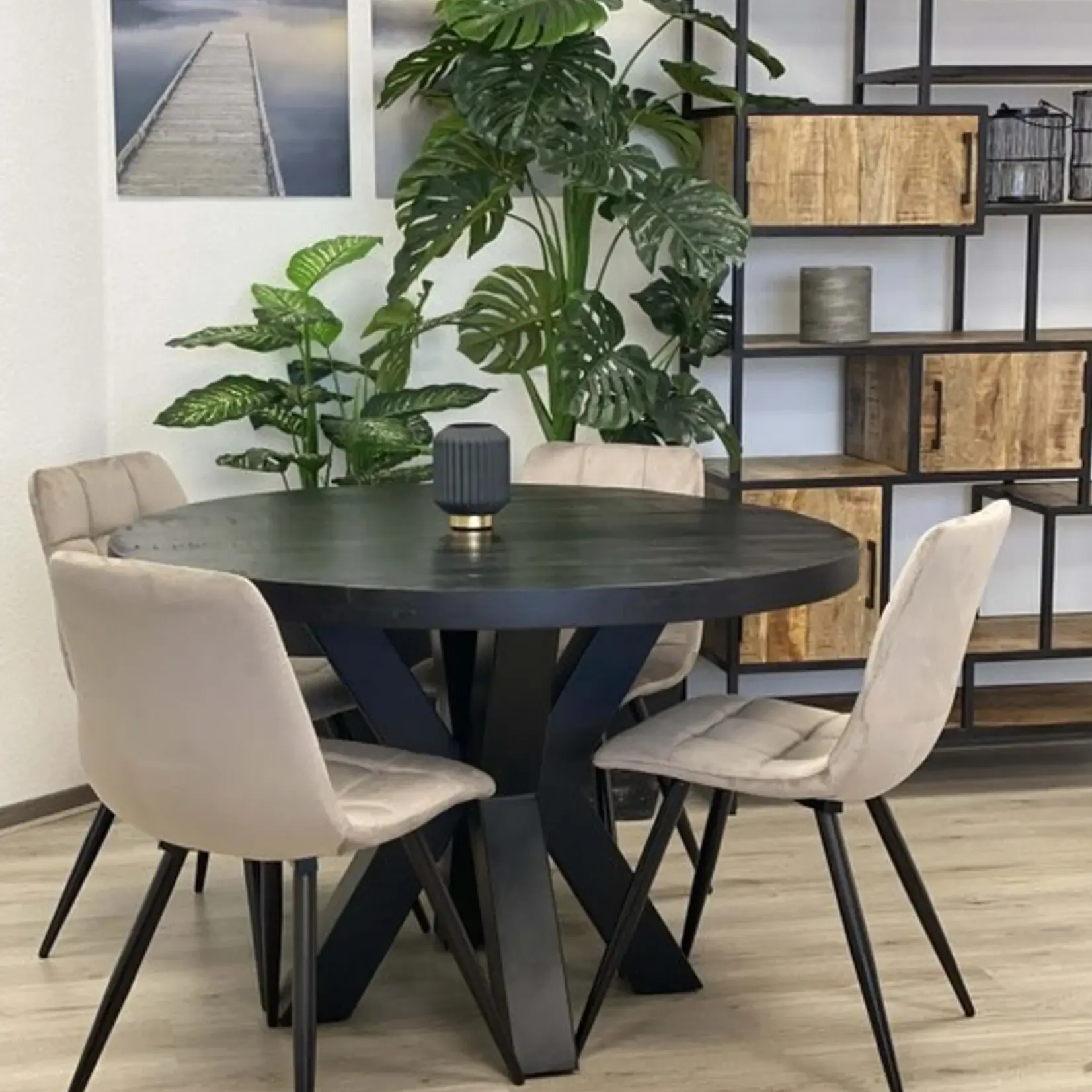Eettafel Mangohout Zwart Kruispoot Aspen