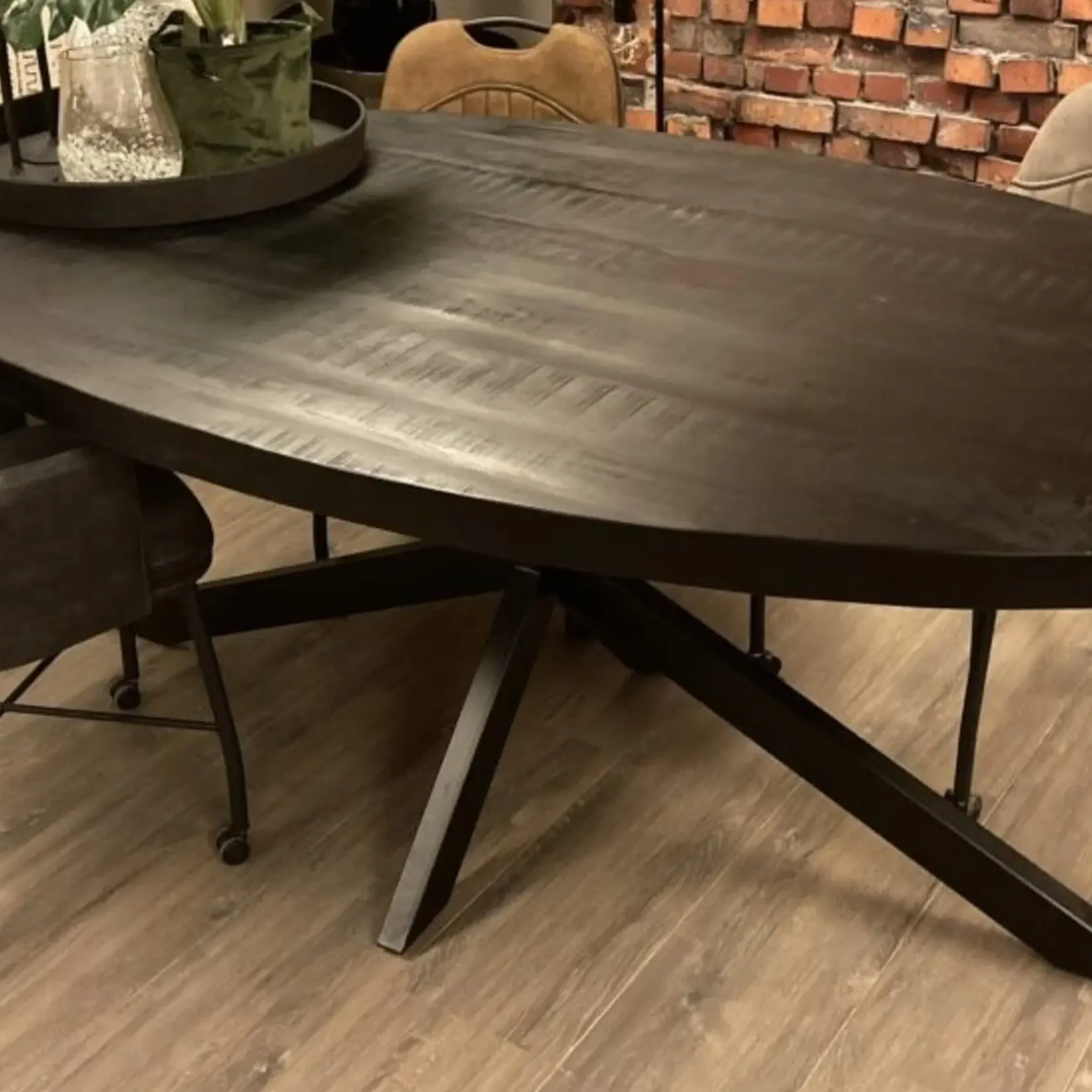 Ovaal eettafel Mangohout zwart Detroit