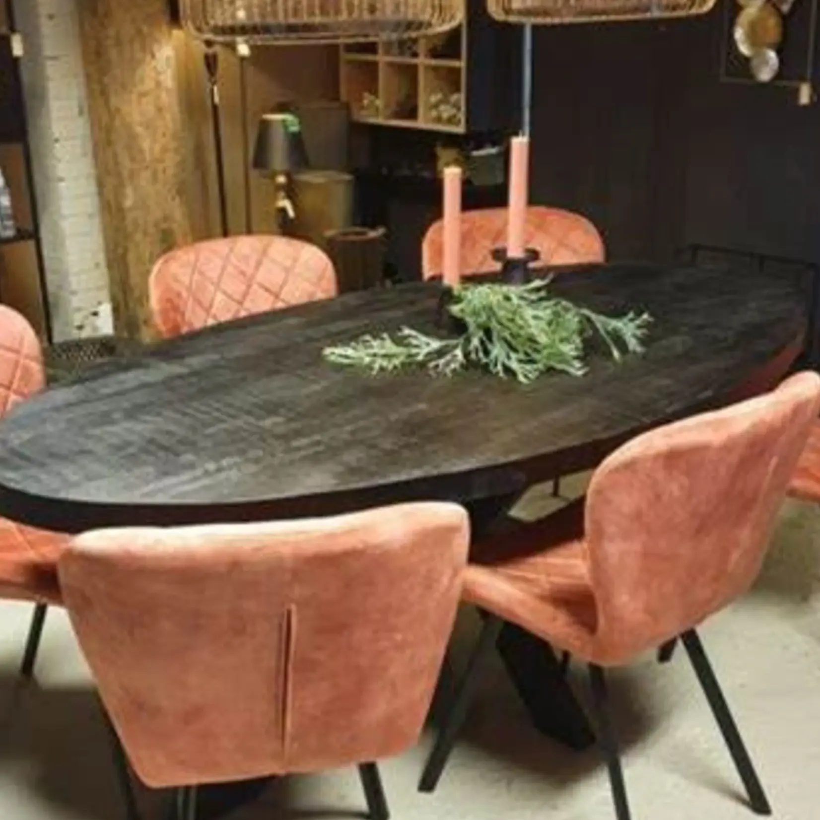 Ovaal eettafel Mangohout zwart Detroit