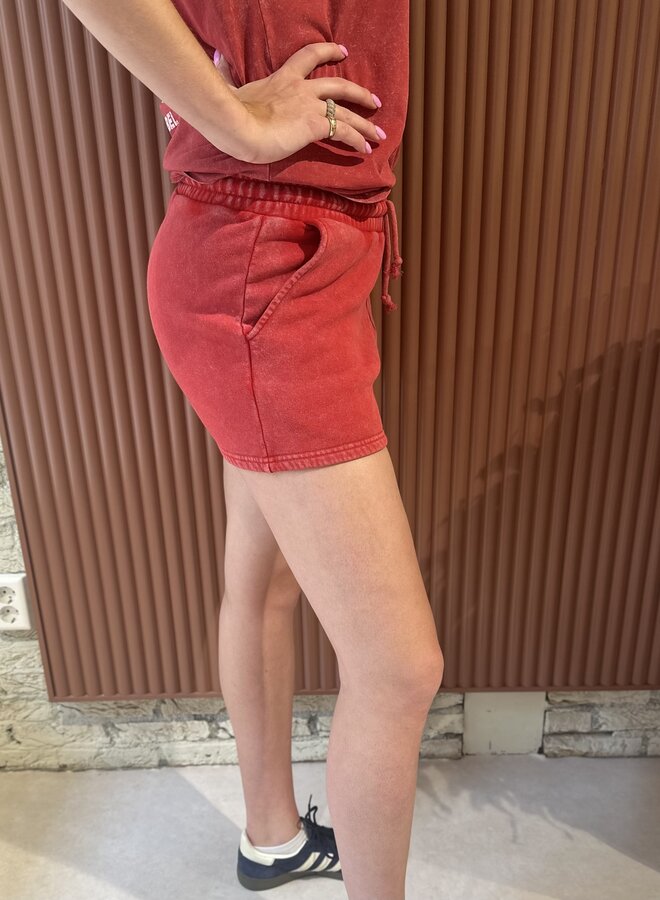 Uni Logo Acid Wash Sweat Short | Racing Red