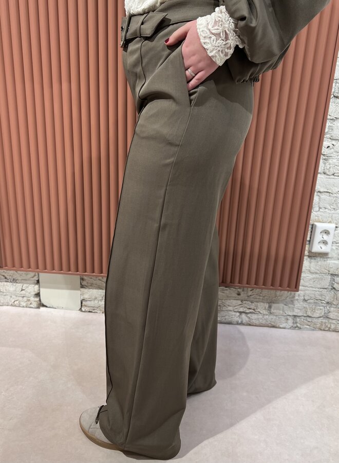 Luna Belt Crease Pant | Walnut