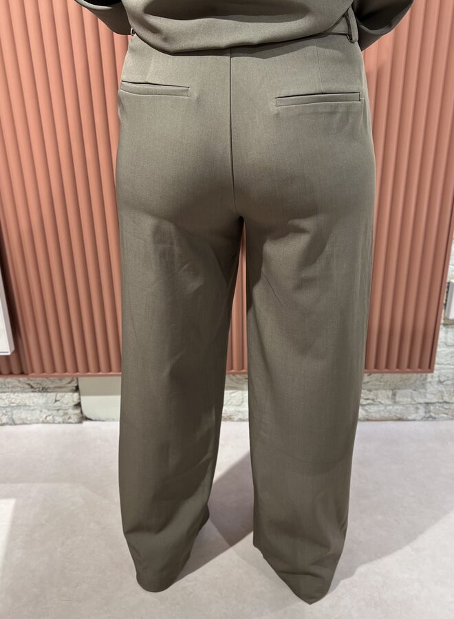 Luna Belt Crease Pant | Walnut