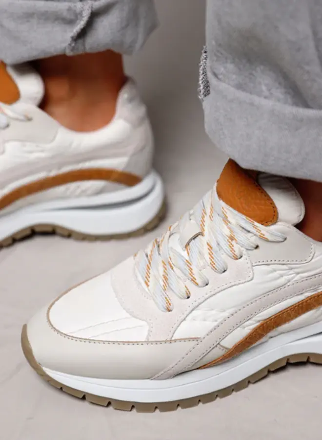 Usher Skye | Cross Creme