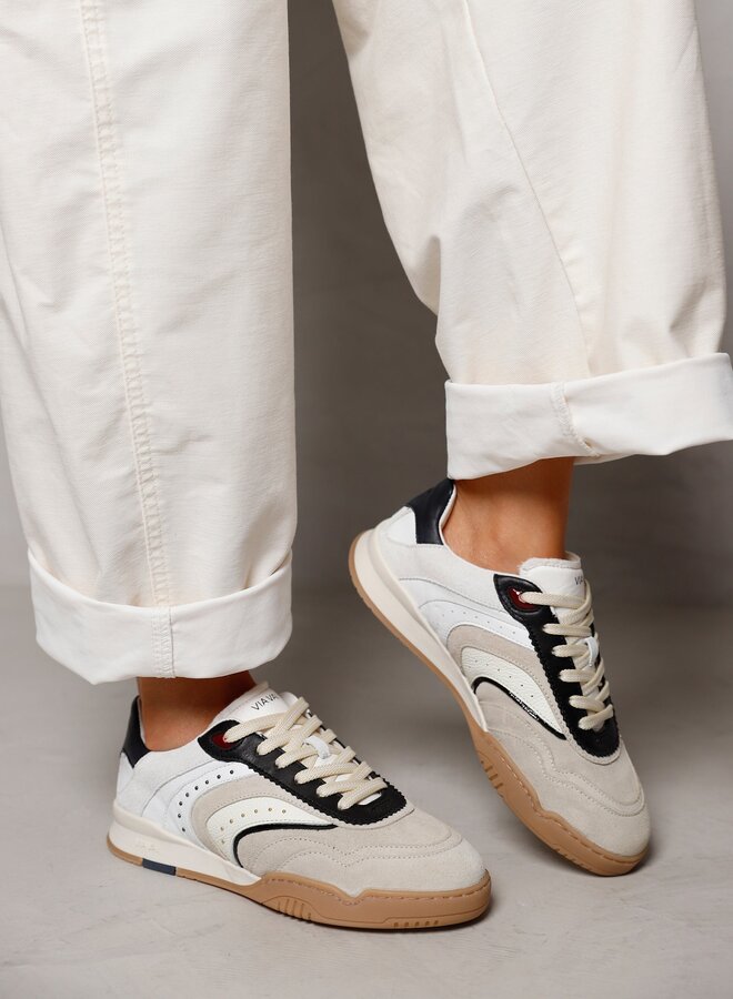 Kris Pax | Sierra Calcare