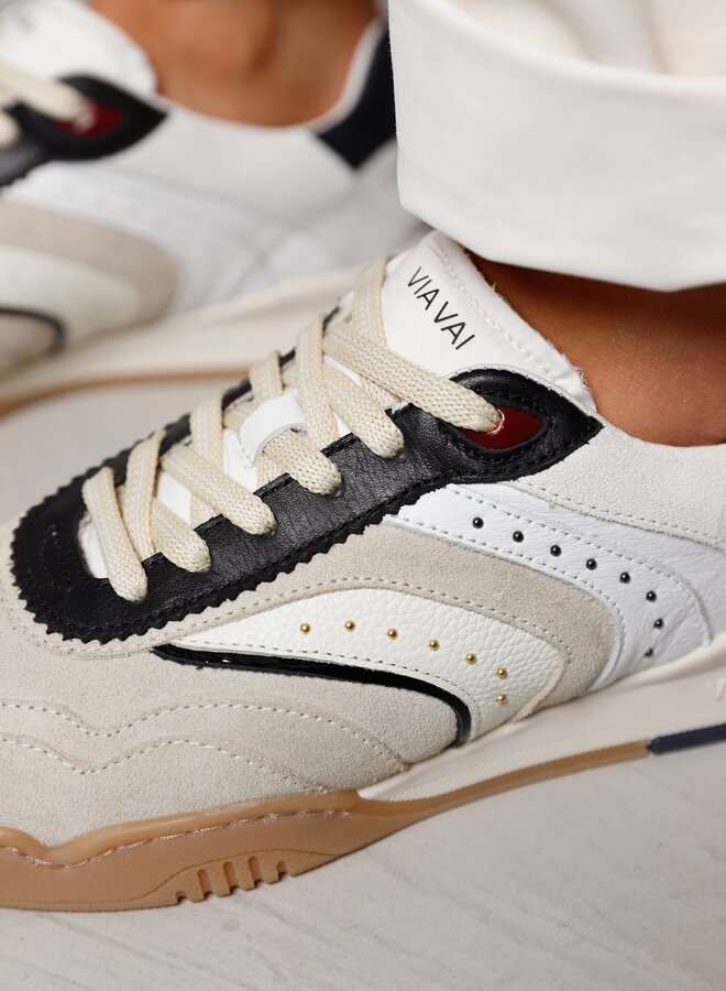 Kris Pax | Sierra Calcare