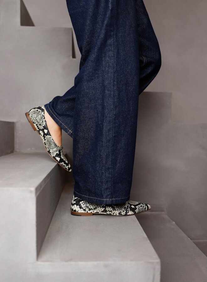 Lola Rose | Cobra Roccia