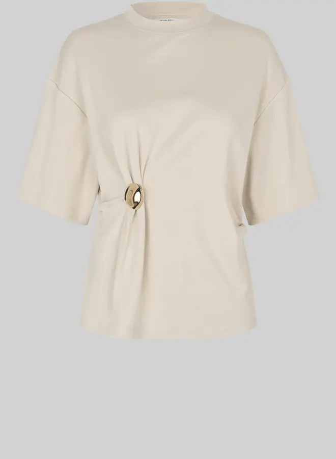 Enora Brooch Tee | Soft Beige