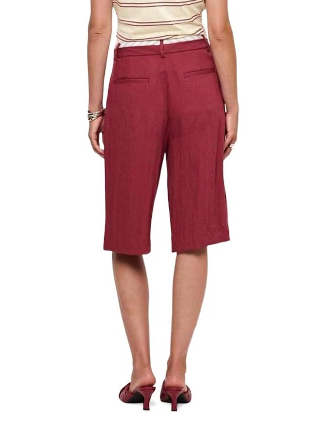 Emra relaxed fit bermuda | Berry Red