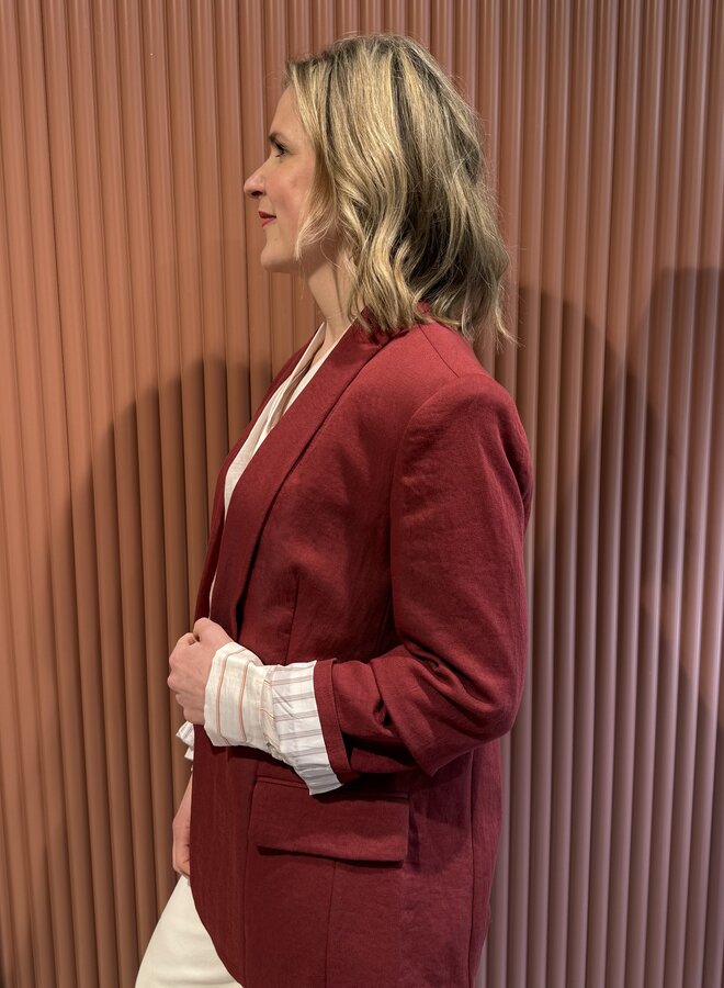 Dayva relaxed fit blazer | Berry Red