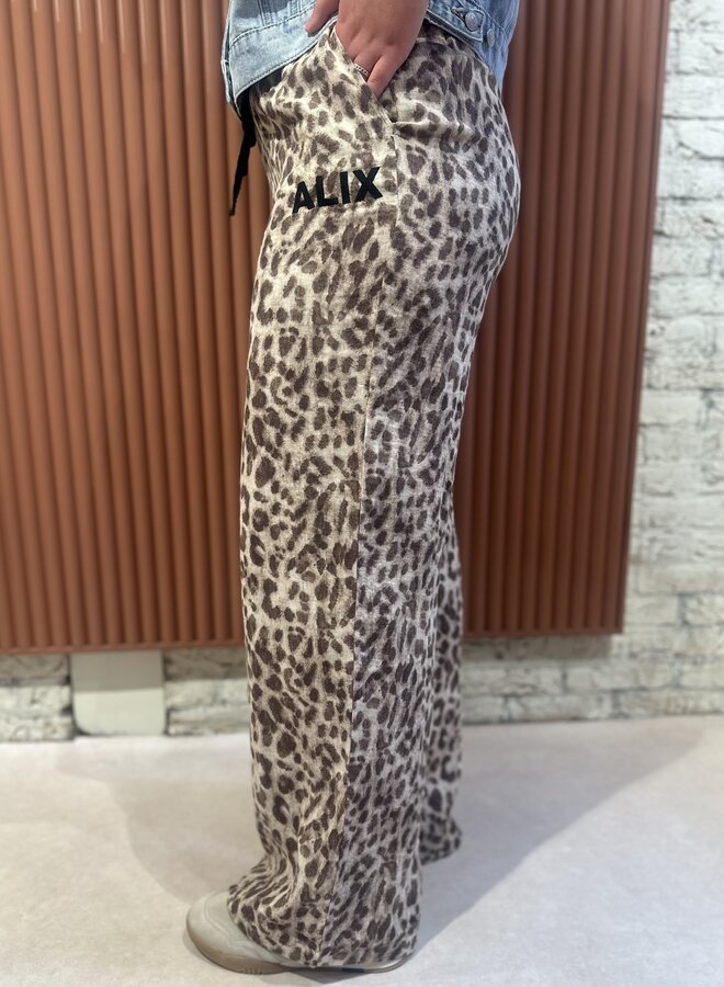 Sporty animal pants | Animal