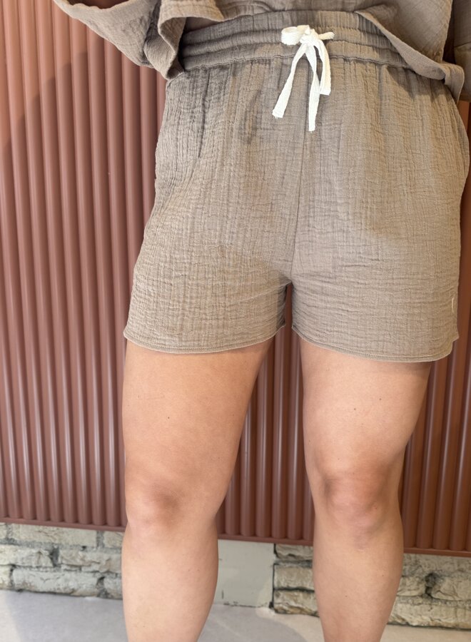 Crinkle shorts | Taupe