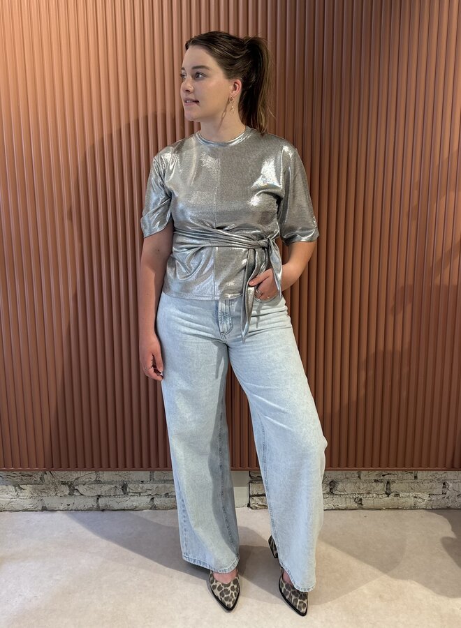 Uxia Metallic Twist Detail Top | Silver