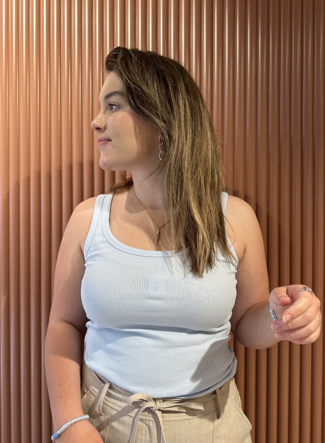 Drew logo top 2.0 | Blue Finch