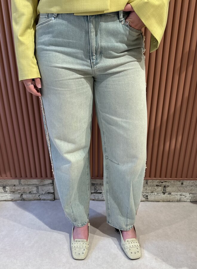 Brave fringed barrel leg jeans | Sunfaded Denim