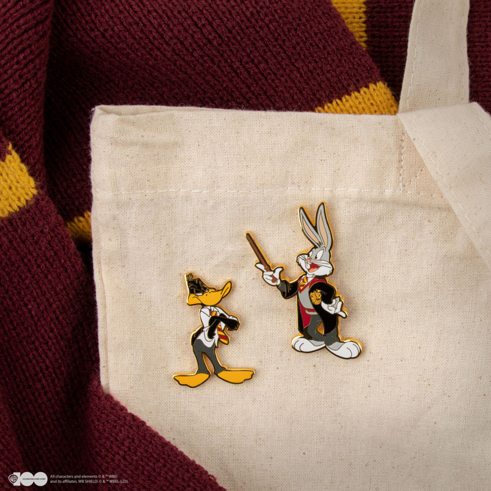 Cinereplicas Cinereplicas Looney Tunes Pins 2-Pack Bugs Bunny & Daffy Duck at Hogwarts